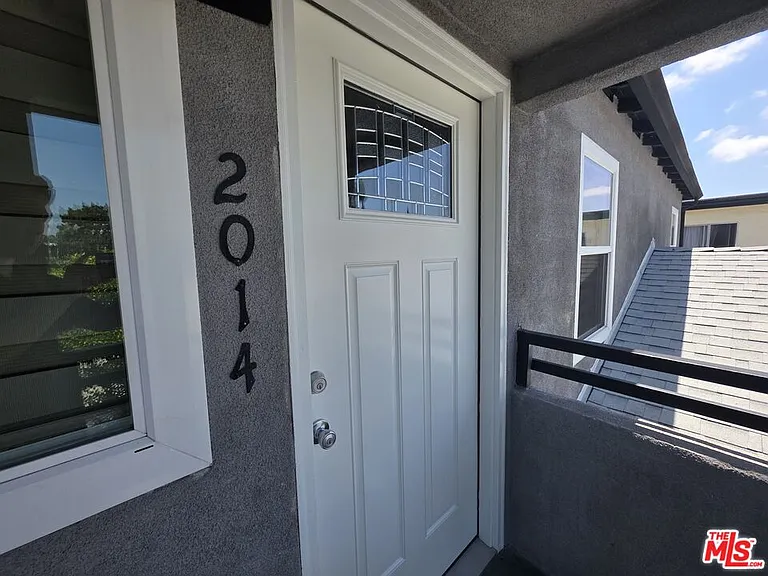 2012 S Holt Ave #2014 — Photo 47