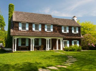 99 Leland Ln, Southampton, NY 11968