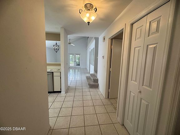 4th image of 828 Brimfield Ct