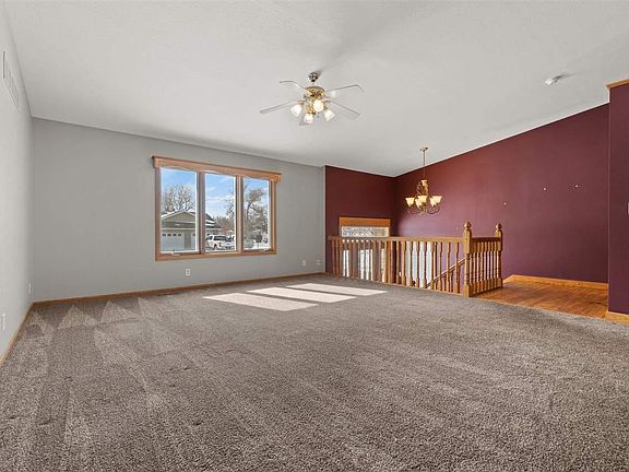 3rd image of 702 E 14th St