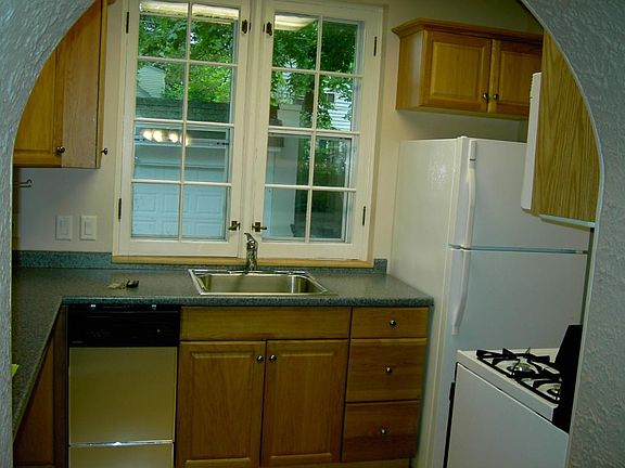 5th image of 4346 N Ardmore Ave