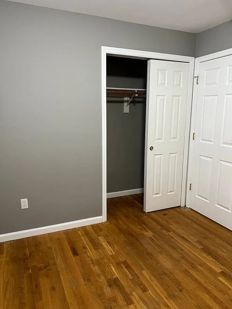 Building Photo - 177 Roosevelt Ave #1