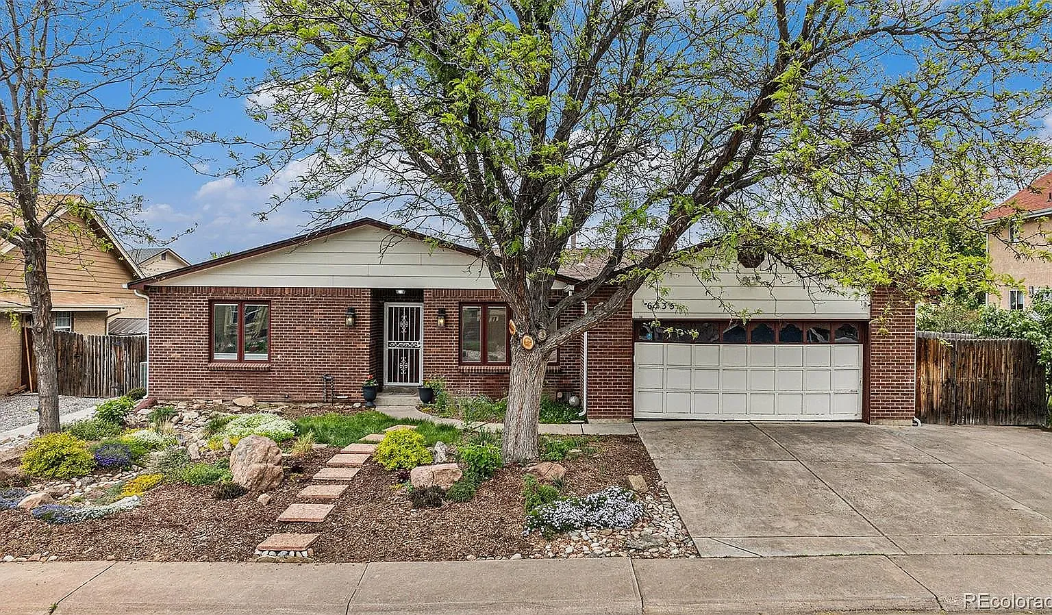 5 bed, 3861 sqft, $4,900 — Photo 1