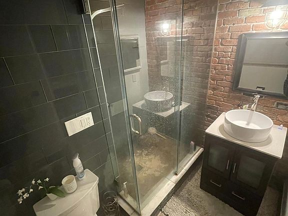 Master Bathroom - Standup Shower