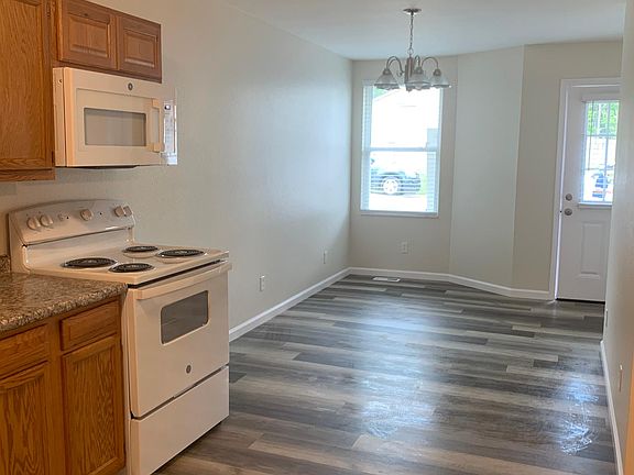 2nd image of 405 Fletcher St #405