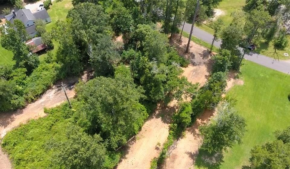 1st image of 28B Oak Hollow Dr