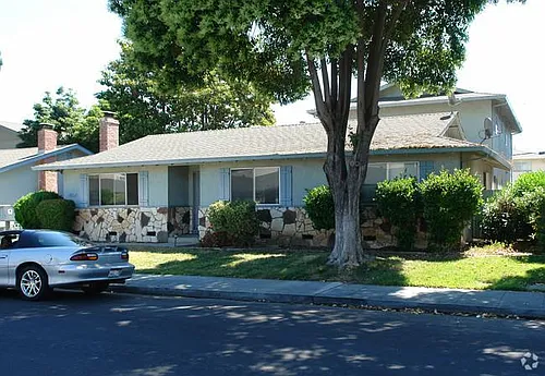 885 Burbank Dr Photo 1