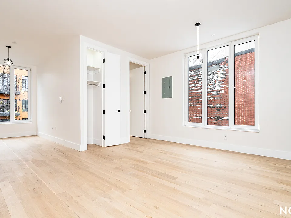 96 Moore St #2D