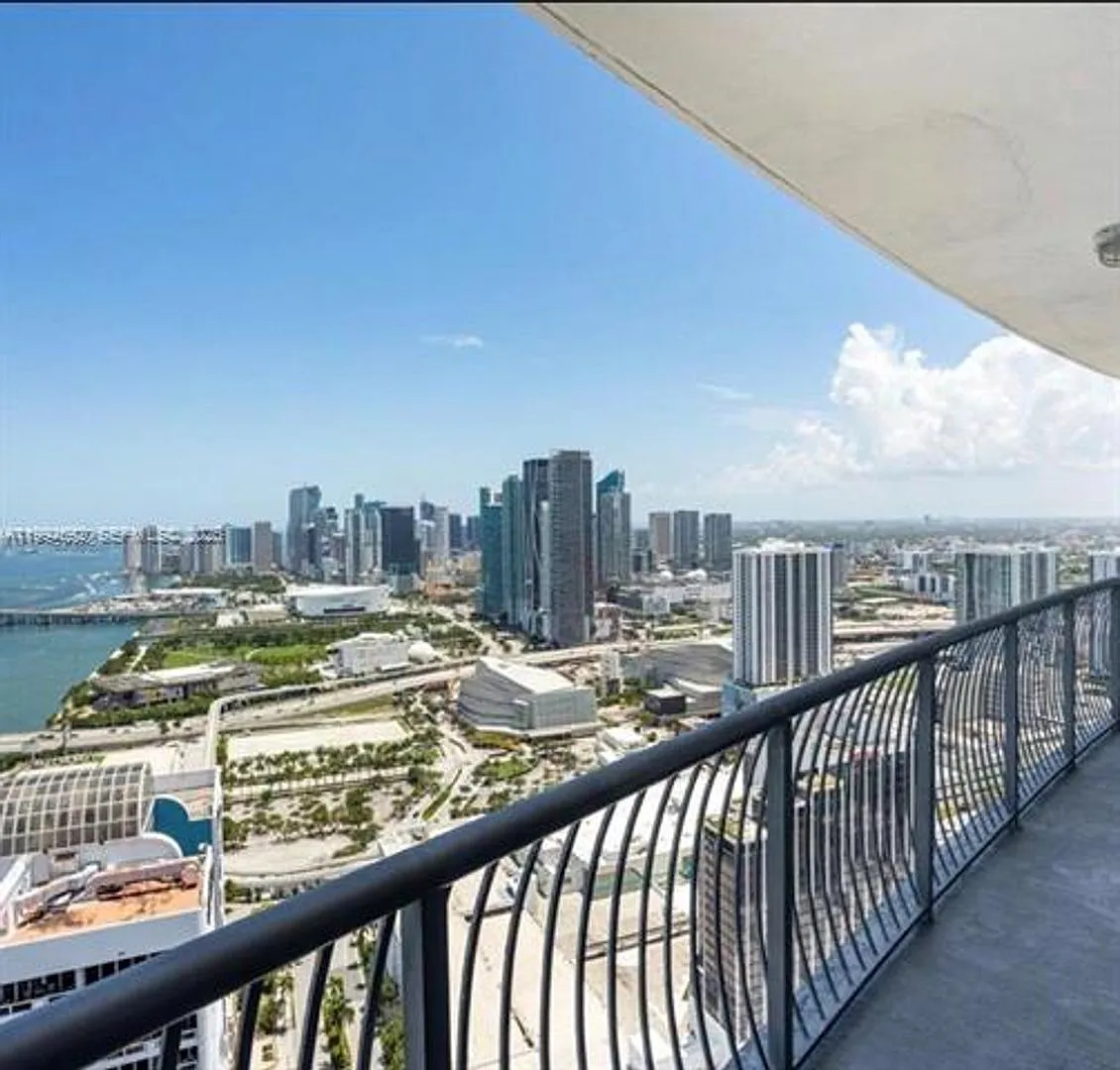 Building Photo - 750 N Bayshore Dr #5104