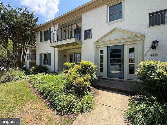 3rd image of 5821 Rexford Dr #744
