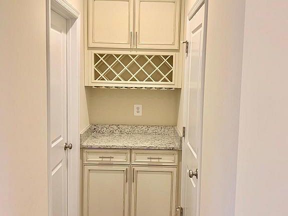 5th image of 2643 Smooth Alder St