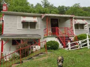 2524 McComas Rd, Barboursville, WV 25504