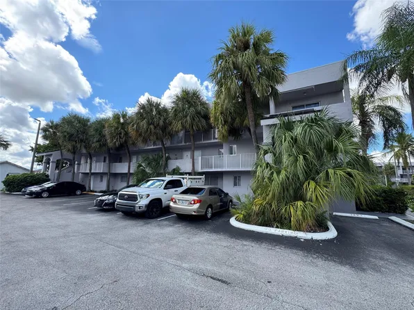 2710 W 76th Street #207, Hialeah, FL 33016