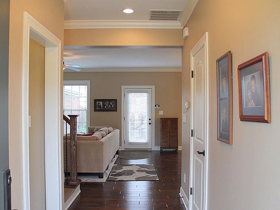 3rd image of 3274 Beaumont Centre Cir