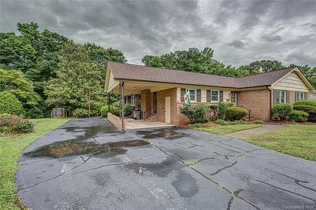 1st image of 1324 Churchill Dr