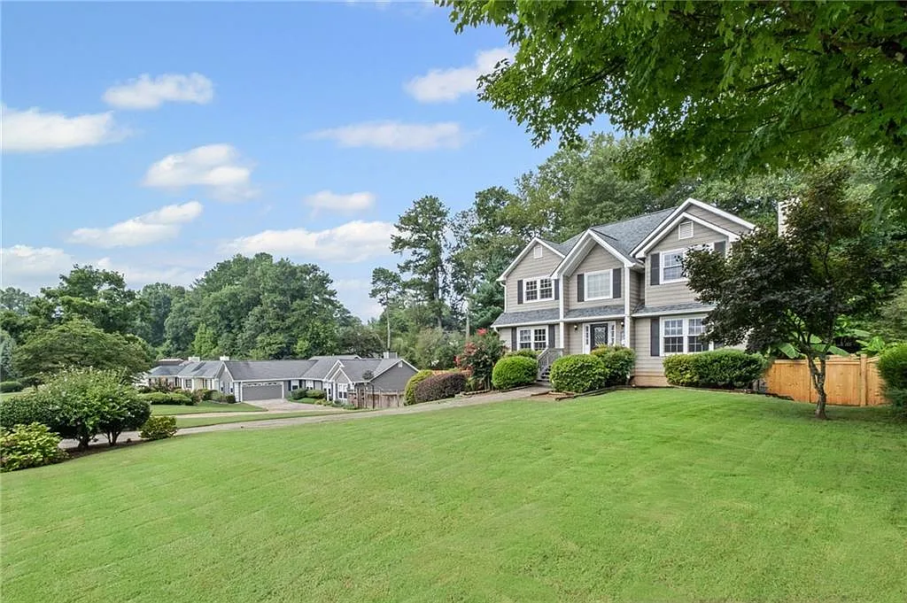 3 bed, 2.5 bath, 2936 sqft, $2,850 — Photo 3