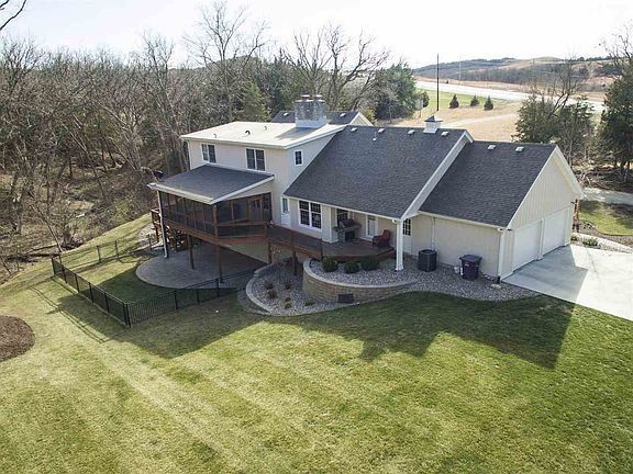 4th image of 120 N Scenic Dr
