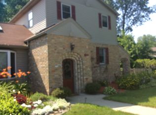 1191 N Pine Rd, Essexville, MI