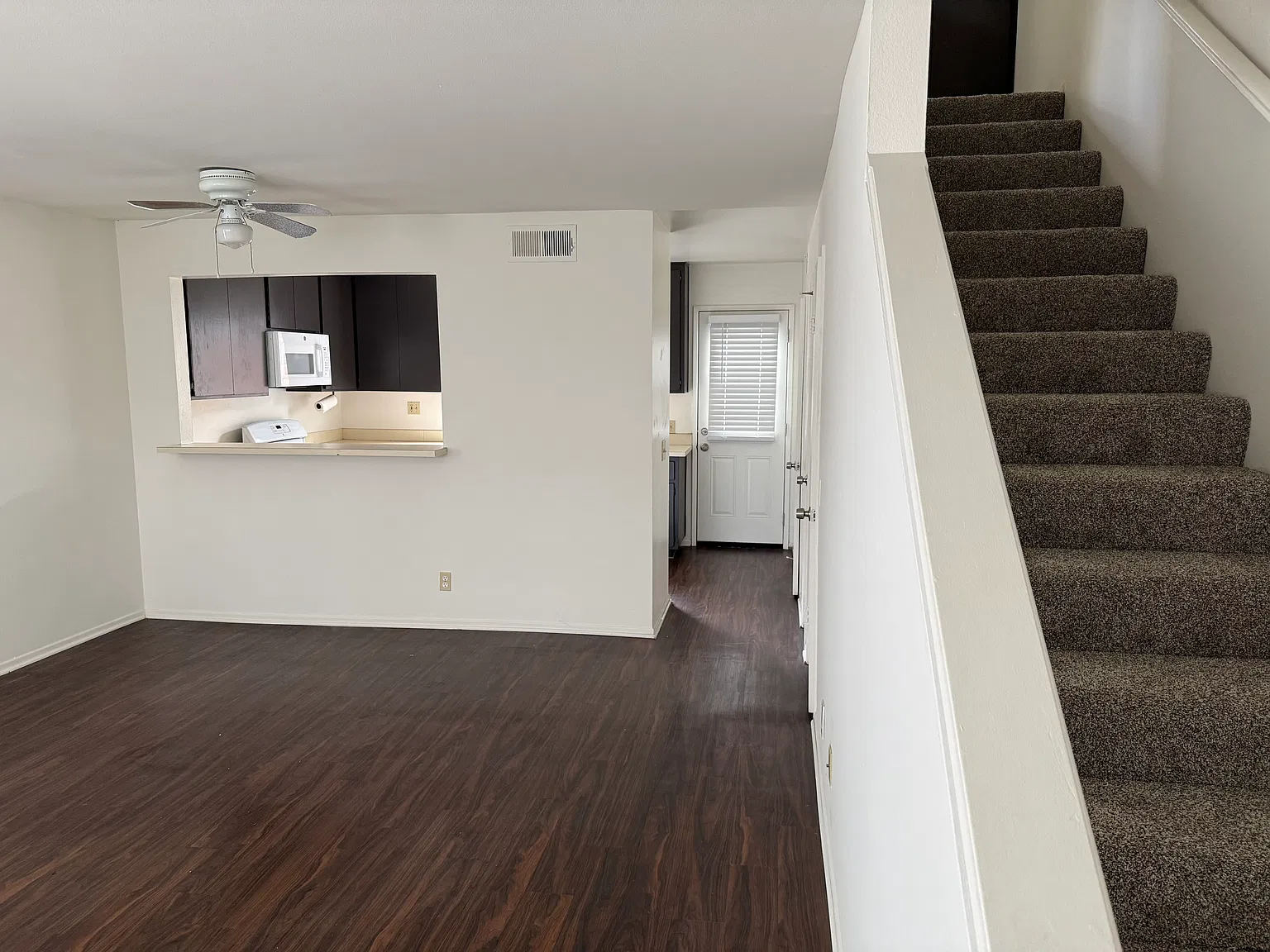 2 bed, 1.5 bath, 1000 sqft, $2,795 — Photo 3