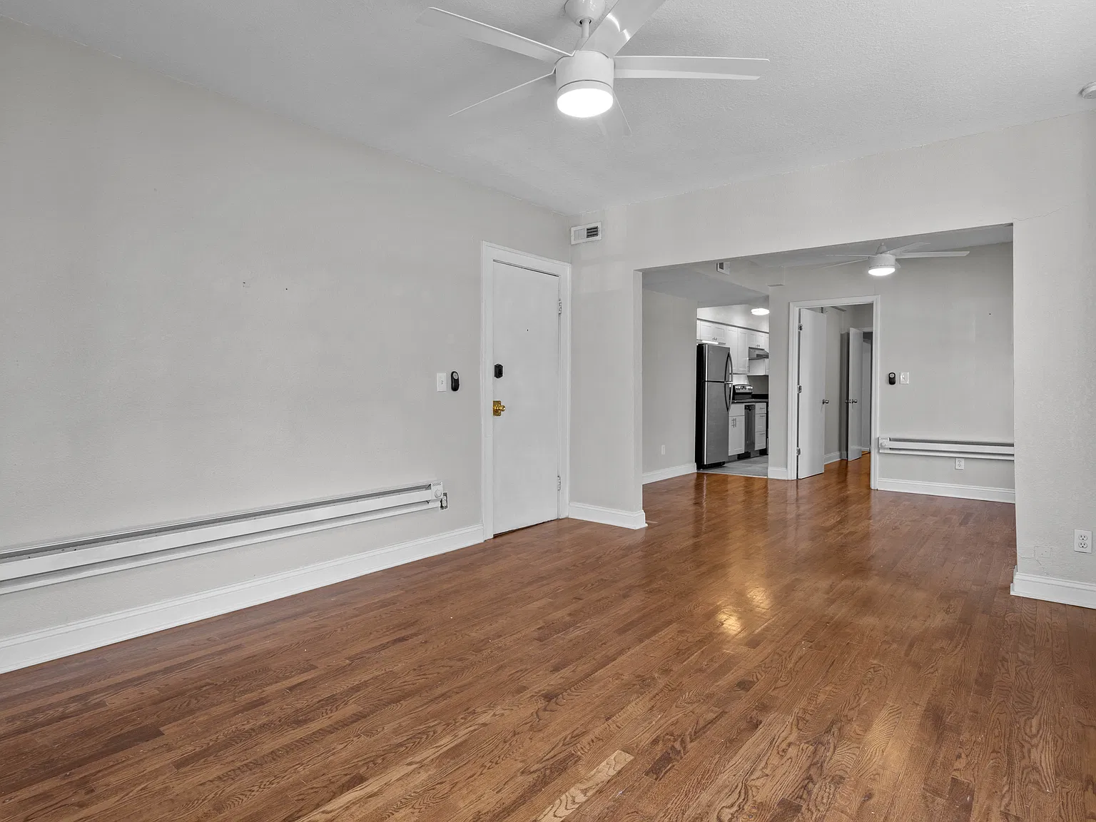 2751 Charlotte St — Photo 3