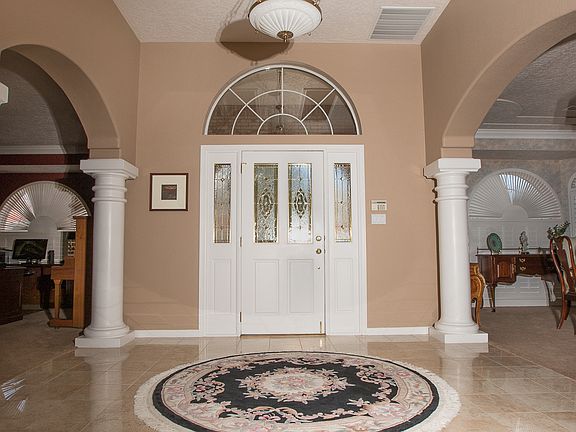 2nd image of 5505 Royal Oak Dr NE