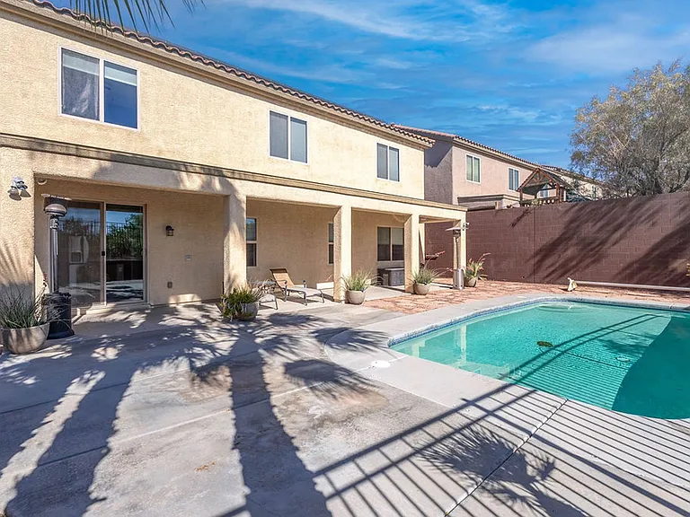 2589 Chateau Clermont St — Photo 52