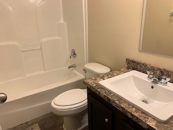 4th image of 125 Town Ln