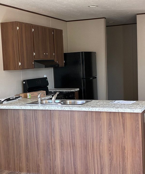 1st image of 125 Weavers Cir