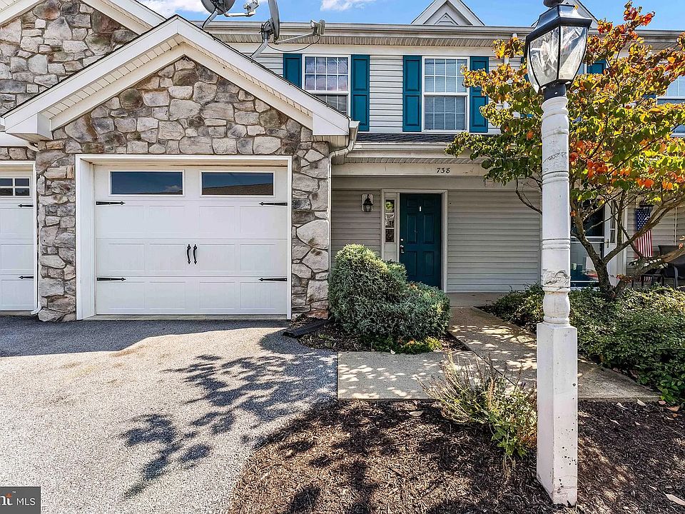 1st image of 738 Winding Ln