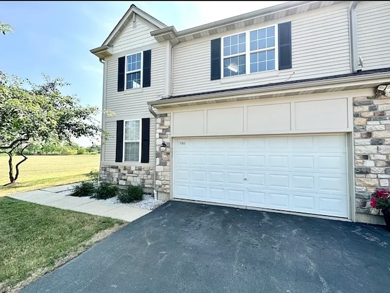 730 Dillon Ct — Photo 1
