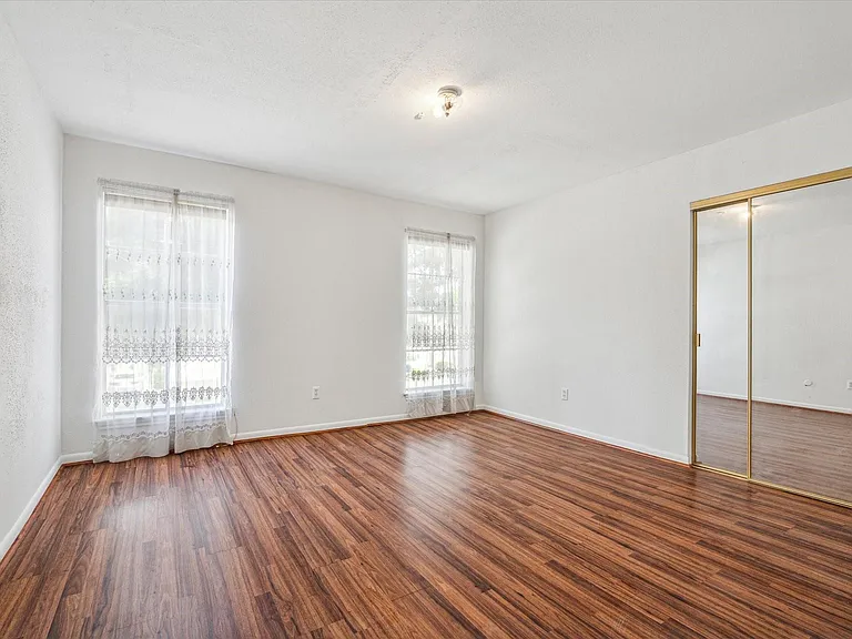 5815 Lynbrook Dr #103 — Photo 6