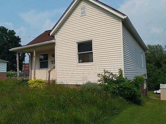 2nd image of 413 Silver Cliff St