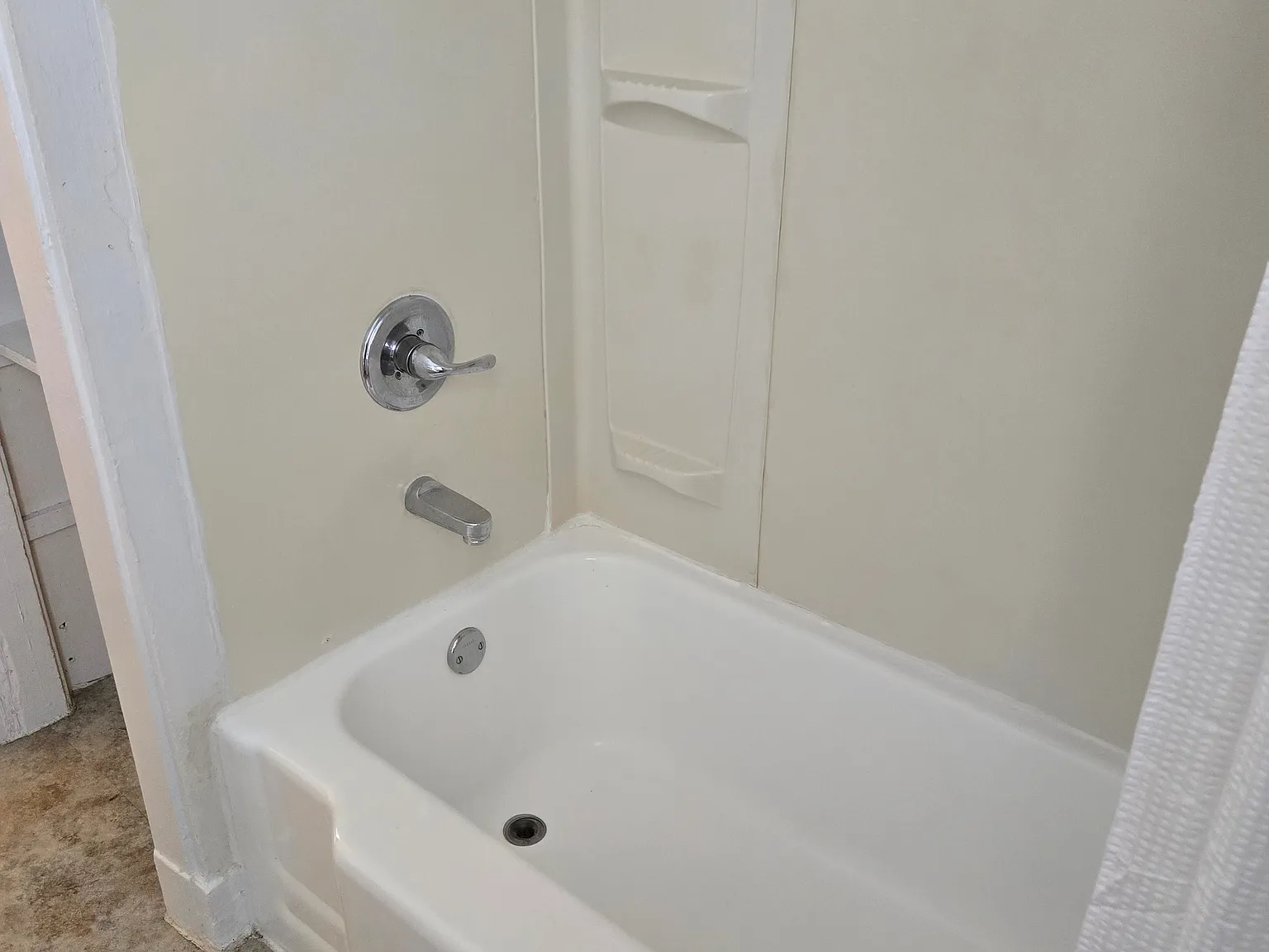 9479 N 300 W — Photo 3