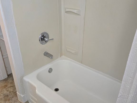 3rd image of 9479 N 300 W #1