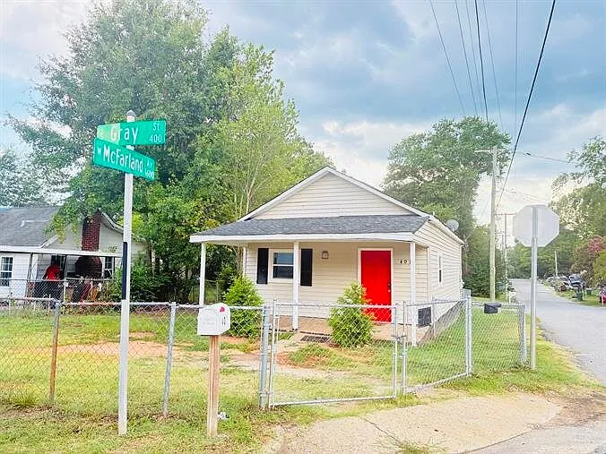401 S Gray St — Photo 3