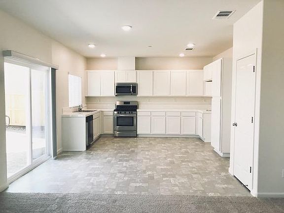 Kitchen+dining