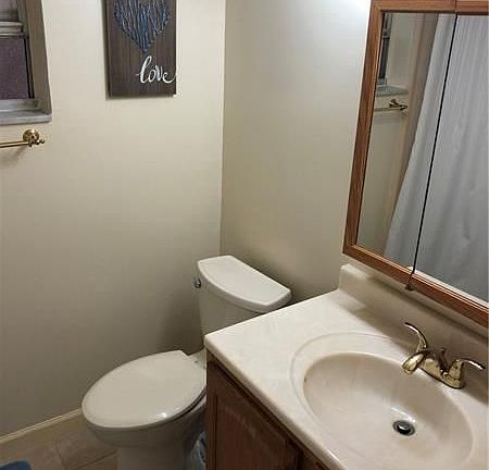 4th image of 4311 Crystal Lake Dr APT 117