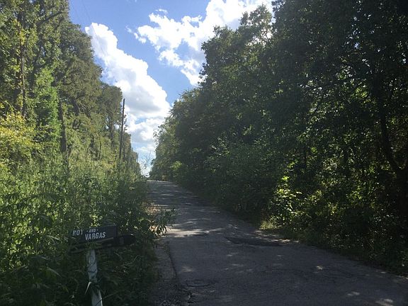4th image of 11001 Lakeview Dr E