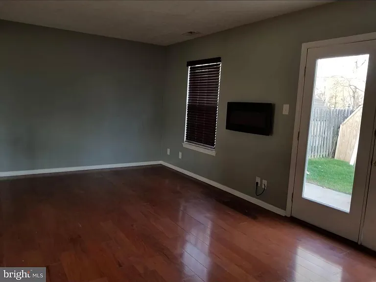 223 Villa Knoll Ct — Photo 13