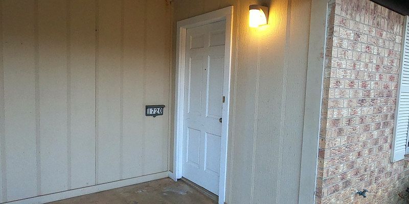 1st image of 1720 Clearwood Dr