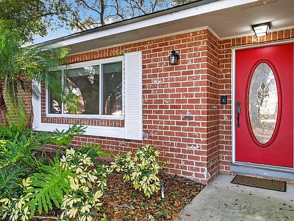 2nd image of 3450 Laurel Dr