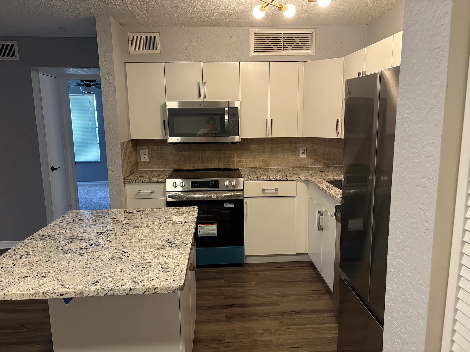 1 bed, 712 sqft, $1,500 — Photo 2