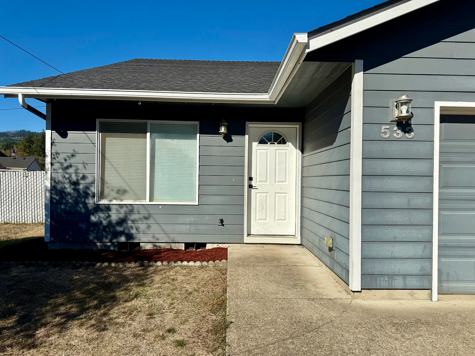 3 bed, 1178 sqft, $1,800 — Photo 2