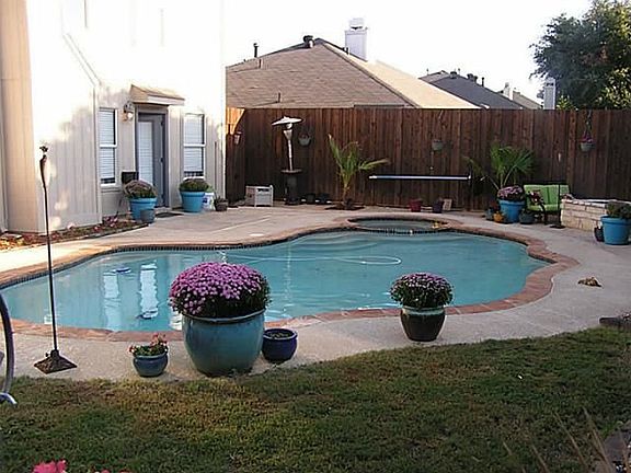 4th image of 8408 Clearbrook Dr