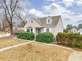 2 Pine St, East Longmeadow, MA 01028