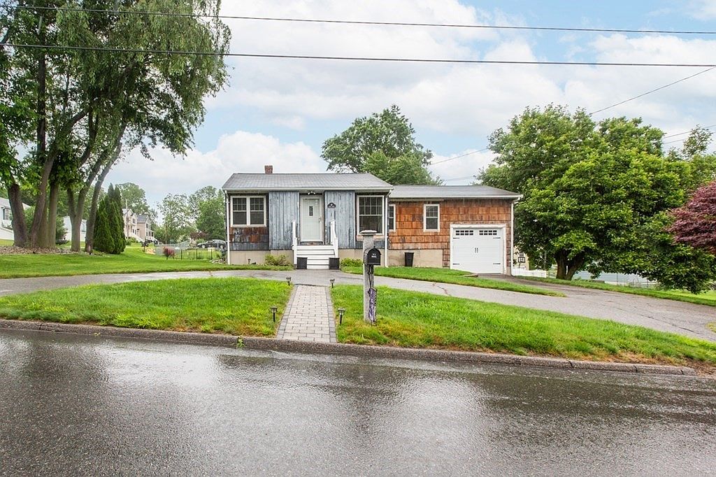 47 Silver St, Haverhill, MA 01832 | Zillow