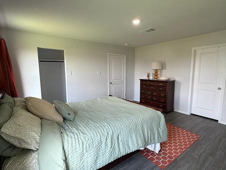 Eagles Nest Dr — Photo 2