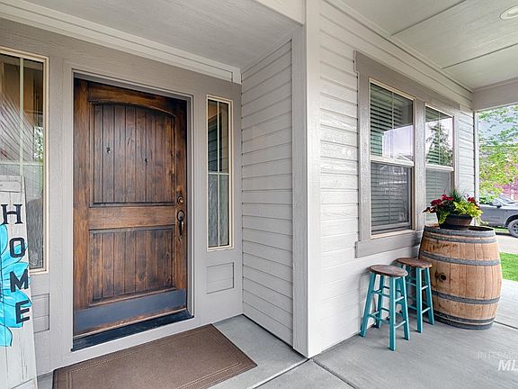 2nd image of 2979 E Ragusa St