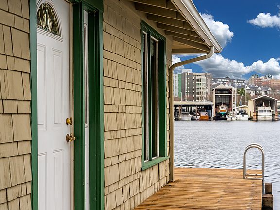 5th image of 3256 Portage Bay Pl E
