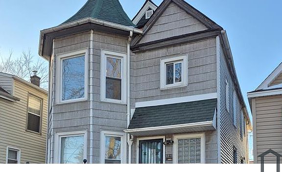 2nd image of 6840 S Claremont Ave #3